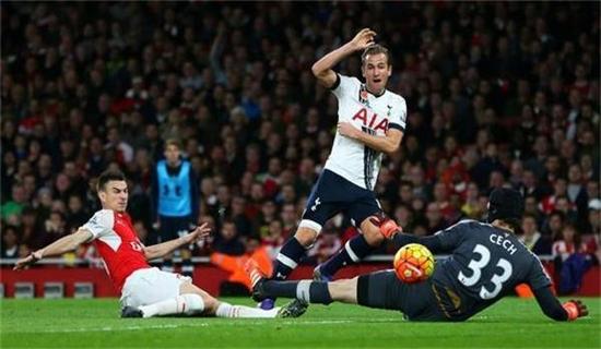 雕刻细致的 雕刻细致的