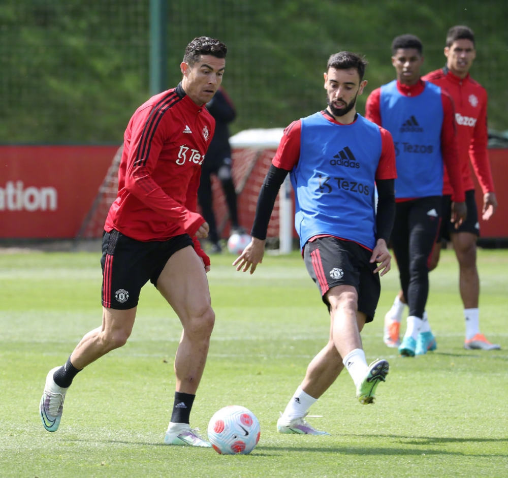 球人施压 球人施压